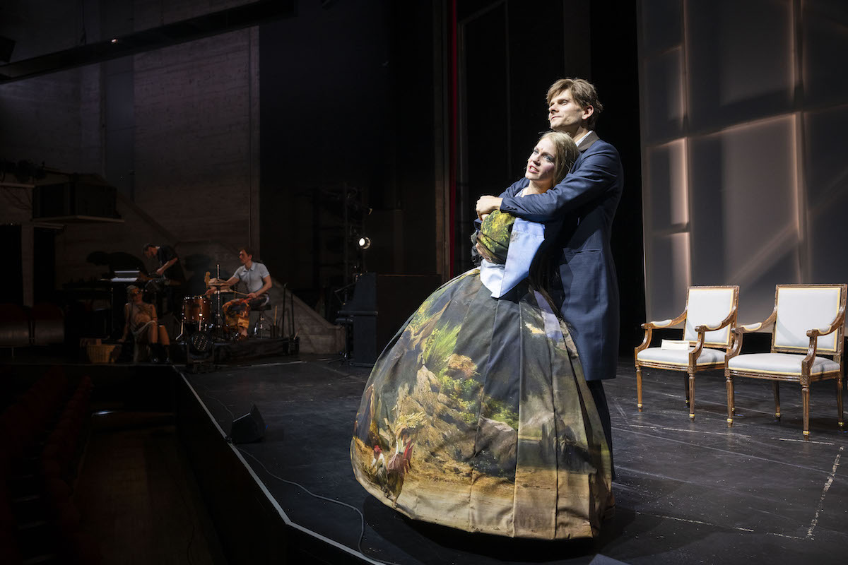 Madame Bovary – Theater Ingolstadt – Mirja Biel mischt Gustave Flaubert mit Texten von Tine Rahel Völcker auf